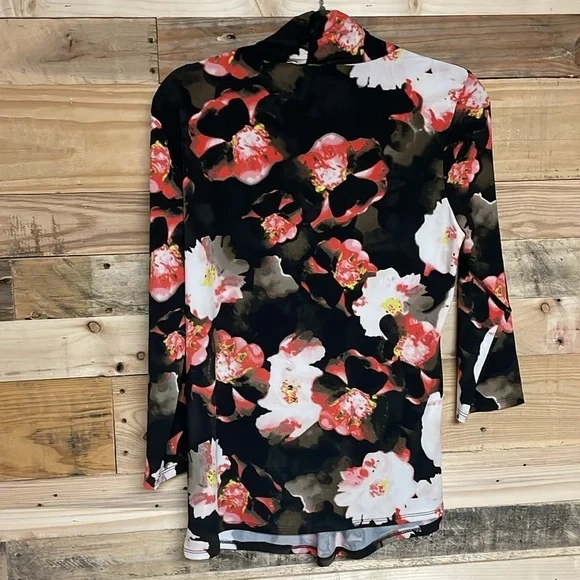 T Tahari size large black floral 3/4 sleeve blouse - Picture 9 of 10